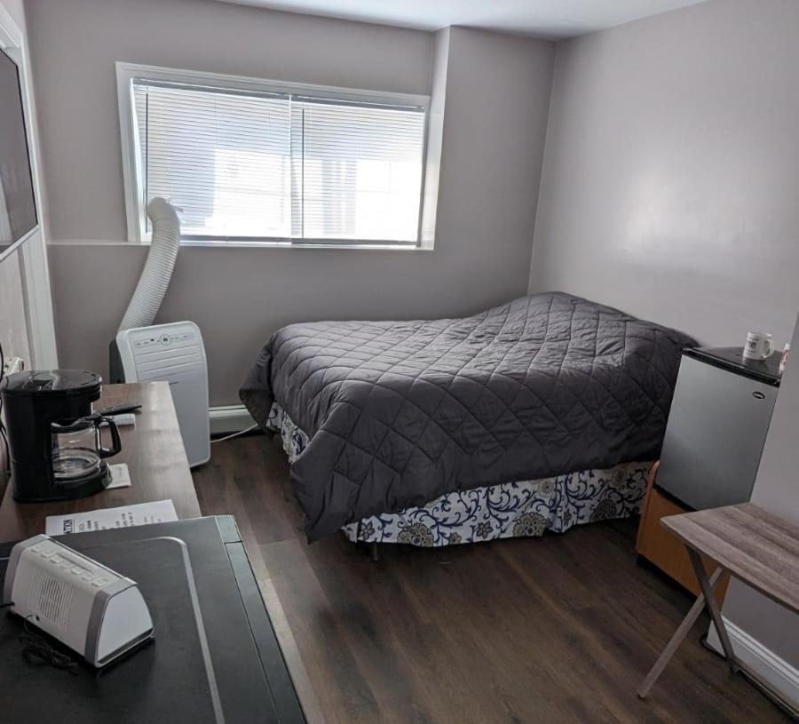 Private Room And Bathroom Providence Bagian luar foto